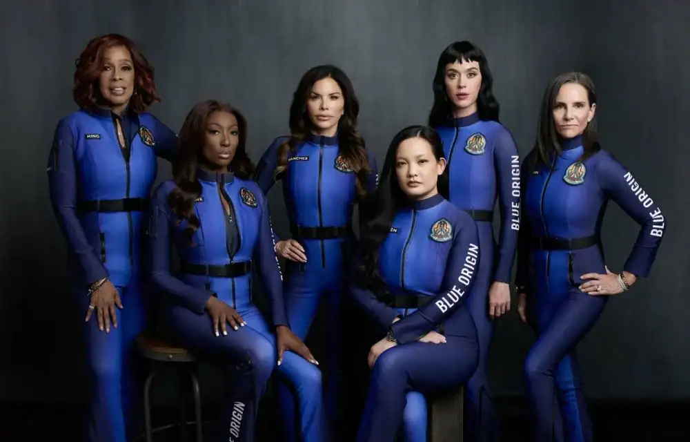 Katy Perry s’envole pour le premier vol exclusivement féminin de Blue Origin كاتي بيري تطير إلى الفضاء في أول رحلة نسائية مع بلو أوريجن
