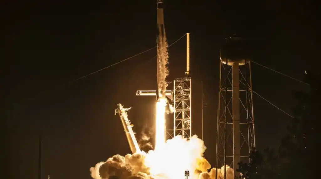 سبيس إكس تطلق مهمة Fram2: أول طاقم تجاري يطير فوق القطبين