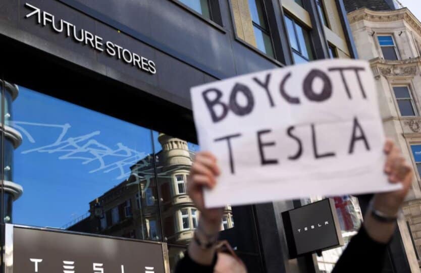Les actions de Tesla augmentent après la démission d’Elon Musk de l’administration Trump : Les taxis robots sont-ils de nouveau à l’honneur ? أسهم Tesla ترتفع بعد انسحاب ماسك من إدارة ترامب