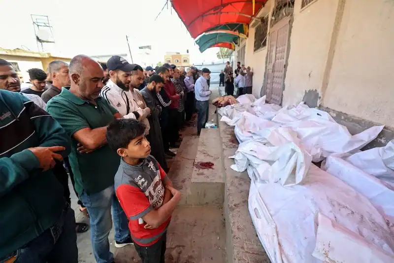 Nouveau massacre à Gaza : 54 martyrs tués par les bombardements israéliens continus مجزرة جديدة في غزة: 54 شهيدًا في قصف إسرائيلي عنيف