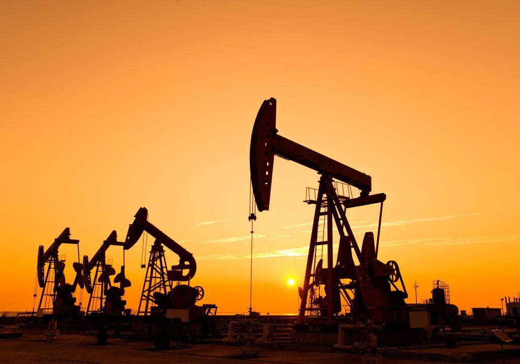 Les prix du pétrole bondissent après l’attaque israélienne contre l’Iran, les marchés asiatiques chutent أسعار النفط تقفز بعد هجوم إسرائيلي على إيران