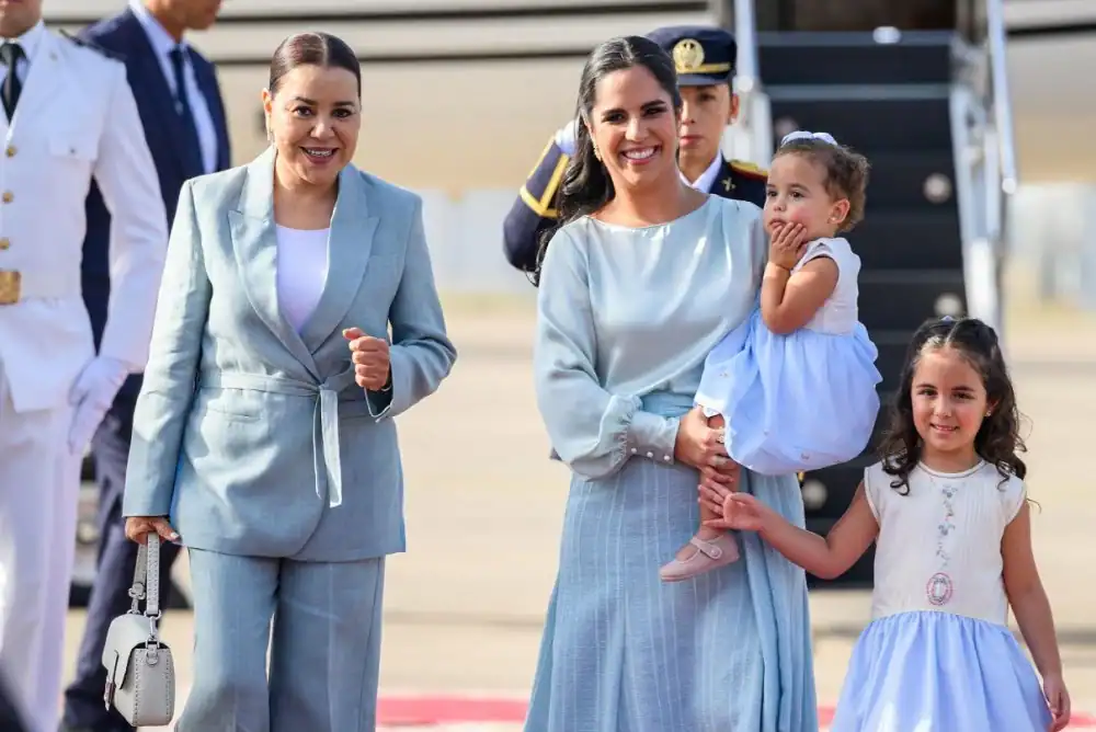 La première dame du Salvador arrive au Maroc pour une visite de travail السيدة الأولى للسلفادور تصل إلى المغرب في زيارة عمل