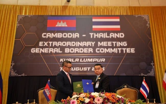 La Thaïlande et le Cambodge signent un accord de cessez-le-feu : Détails تايلاند وكمبوديا توقعان اتفاقًا لوقف إطلاق النار بعد مفاوضات في كوالالمبور
