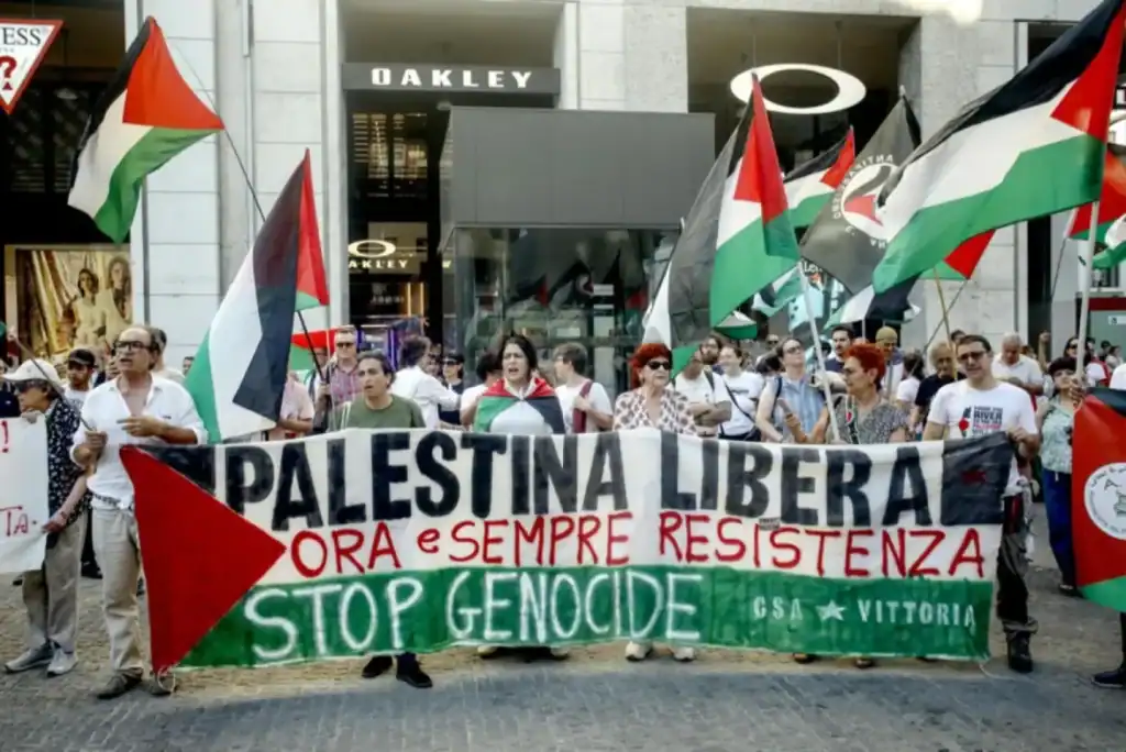 مظاهرات إيطاليا تدعم فلسطين وتطالب بإنهاء الإرهاب الإسرائيلي