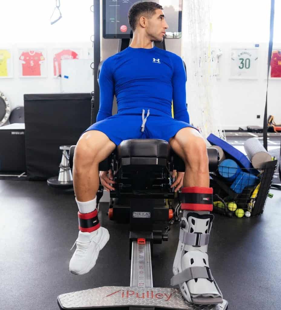 أشرف حكيمي يرفض الجراحة ويسابق الزمن للعودة قبل كان المغرب 2025