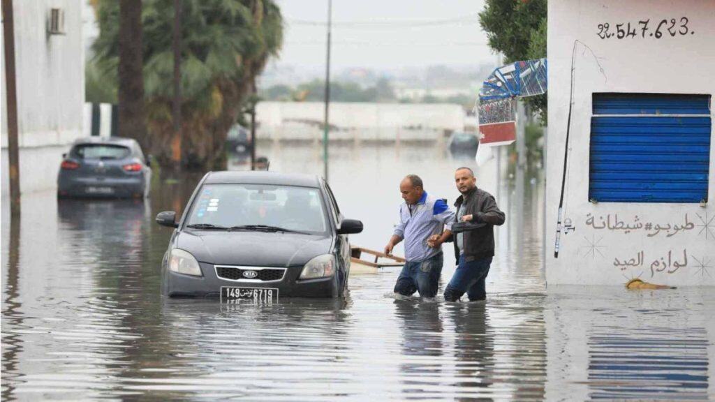 تونس.. 4 قتلى وتعليق الدراسة والنقل في 10 ولايات بسبب السيول