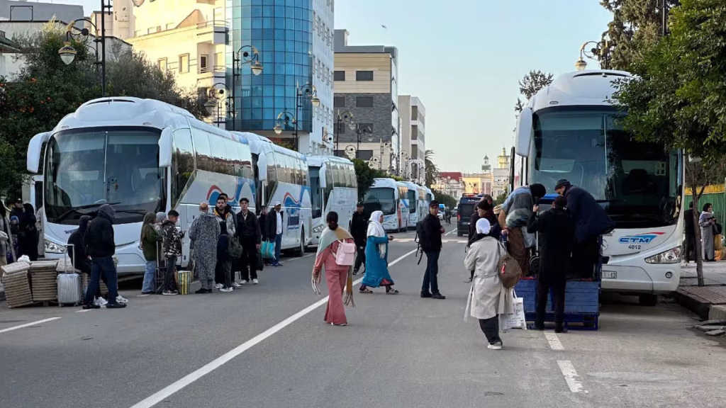 Les habitants de Ksar El Kabir regagnent progressivement leurs maisons après les inondations عودة تدريجية لسكان القصر الكبير بعد الفيضانات