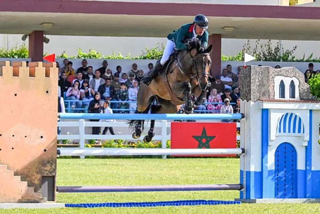 الغالي بوقاع يفوز بجائزة الملك محمد السادس للقفز على الحواجز