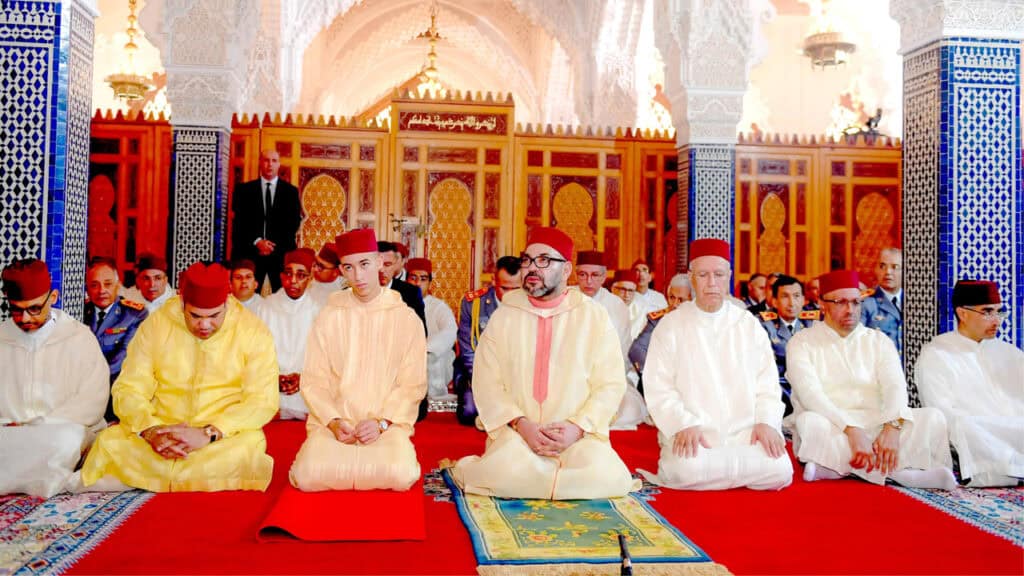 الملك محمد السادس يؤدي صلاة عيد الأضحى بالرباط