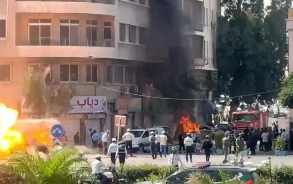 انفجارات قرب فندق إقامة ماكرون في دمشق