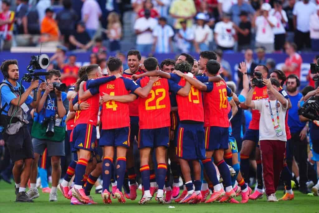 إسبانيا تهزم الأرجنتين وتحرز مونديال 2026