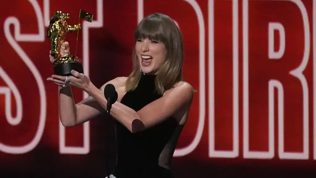 تايلور سويفت تصنع التاريخ في MTV VMAs 2026 وتحصد أبرز جوائز الليلة