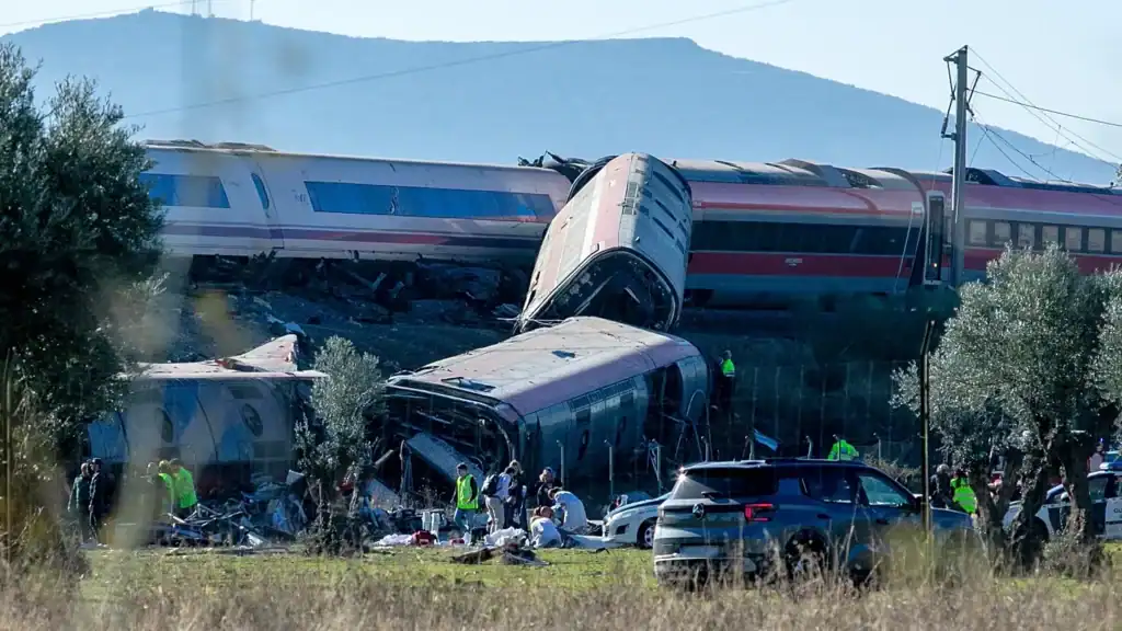 قطار فائق السرعة متوقف في إسبانيا بعد حادث على الخط الرابط بين مدريد والأندلس