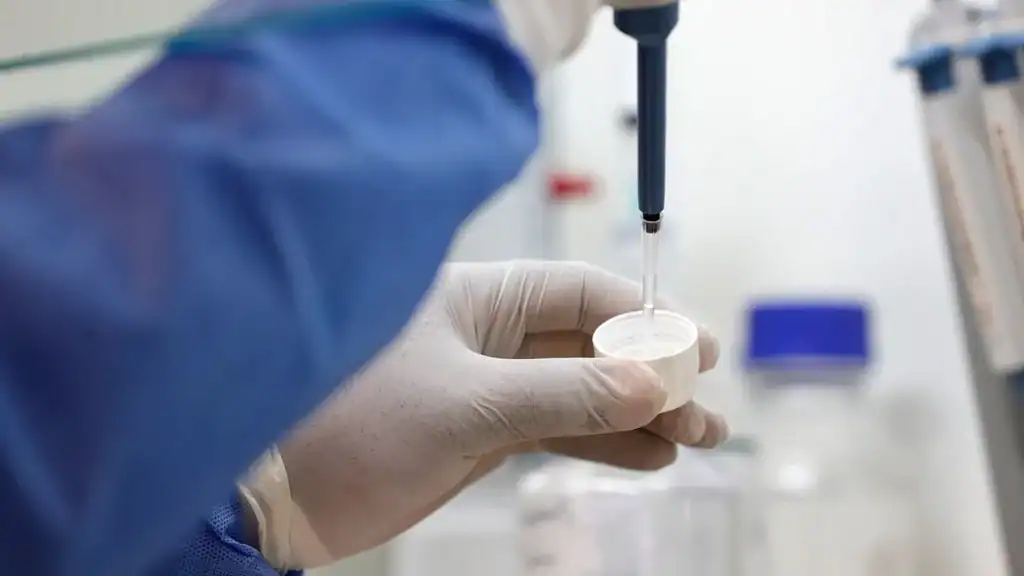 روسبوتريبنادزور تنفي أي خطر وبائي في إيركوتسك بعد وفاة موظفة مختبر