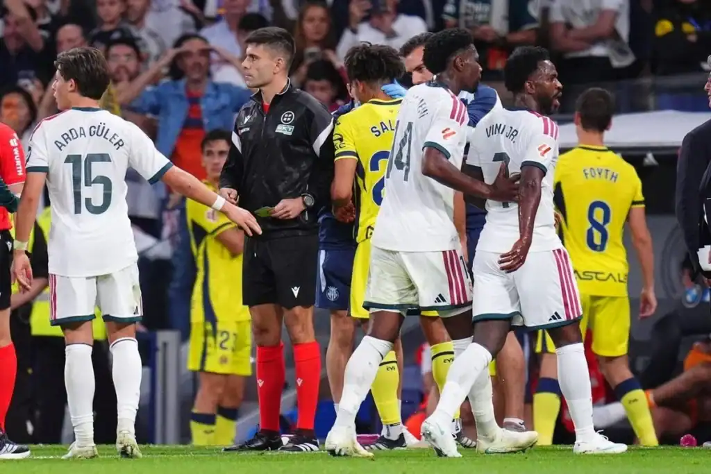 إيقاف فينيسيوس أربع مباريات يبعد النجم البرازيلي عن الكلاسيكو