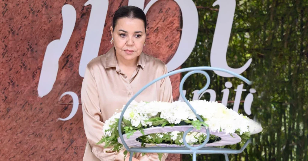 Lalla Asma dépose une gerbe de fleurs au mémorial des victimes du génocide à Kigali La princesse Lalla Asma dépose une gerbe de fleurs au mémorial dédié aux victimes du génocide de Gisouzi