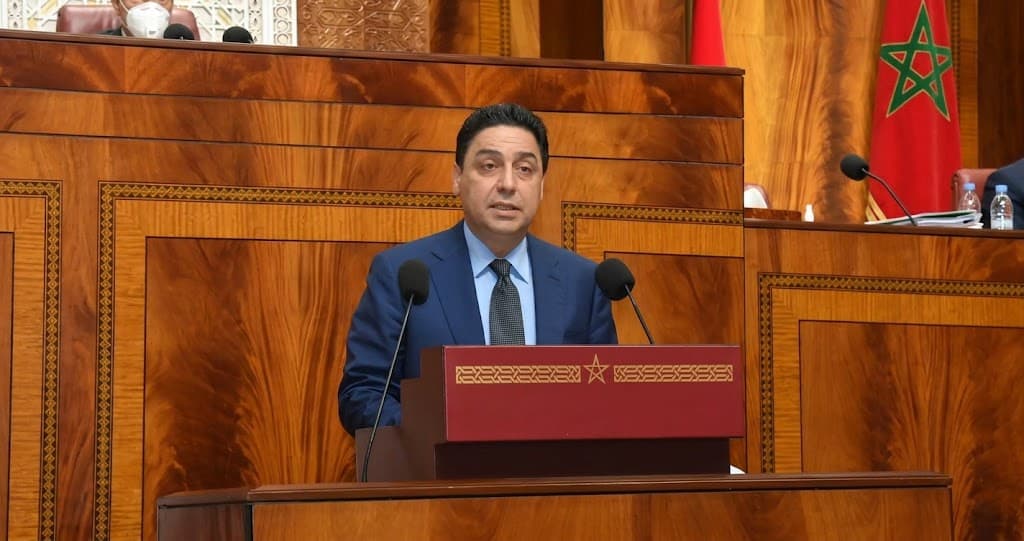 Hajira établit un lien entre la réduction du déficit commercial et la fabrication locale des produits importés Omar Hajira, ministre délégué chargé du Commerce extérieur, lors d'une séance de l'Assemblée nationale