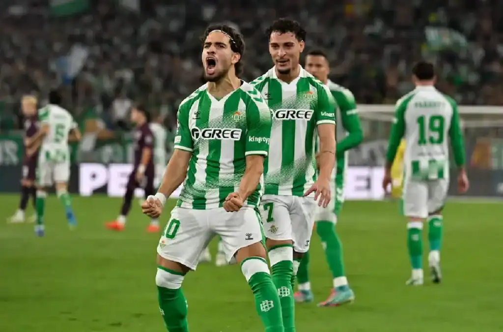الزلزولي يسجل وبيتيس يقلب تأخره إلى فوز 3-2 على بورتو