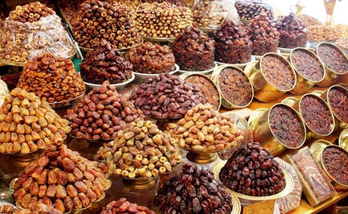 الدورة 15 للمعرض الدولي للتمور بأرفود من 28 أكتوبر إلى فاتح نونبر أروقة عرض التمور ومنتجات الواحات في المعرض الدولي للتمور بأرفود