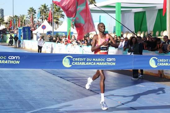 Le Kenyan Daniel Kibronu Sang remporte le marathon de Casablanca dès sa première participation Le coureur kenyan Daniel Kiprono Sang lors du marathon « Banque du Maroc » à Casablanca