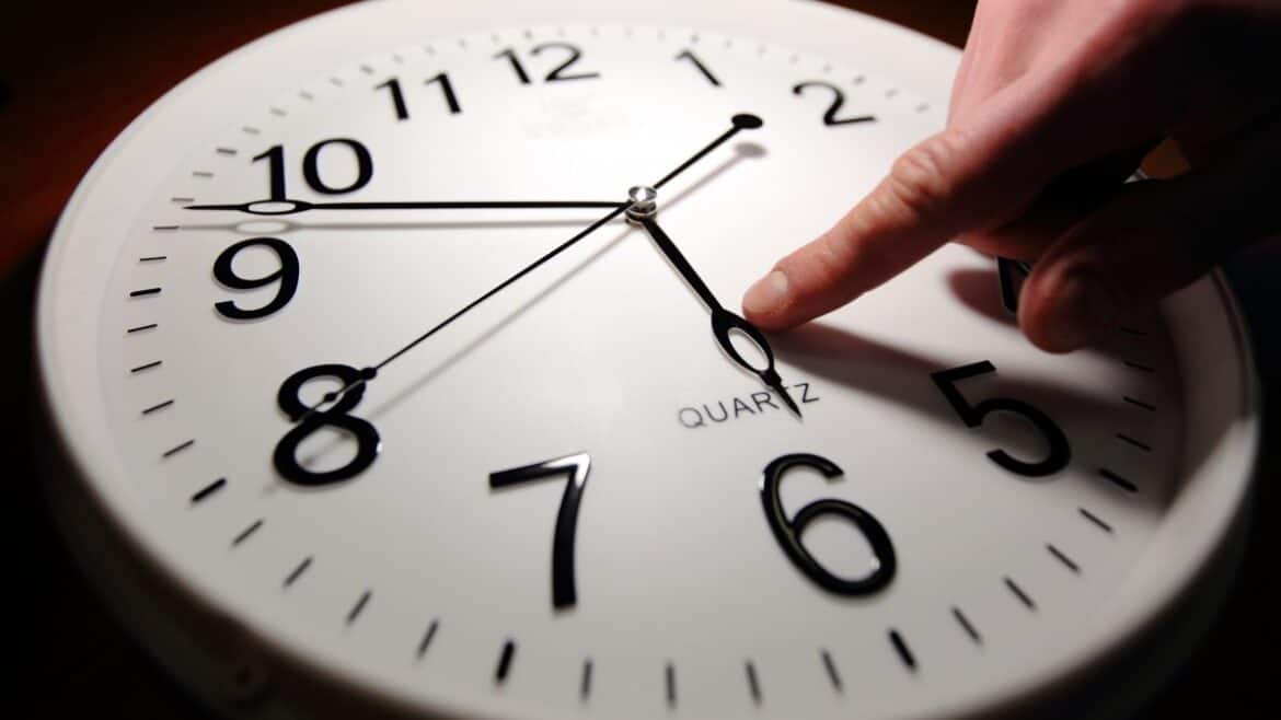 المغرب يعود إلى توقيت "غرينيتش +1" يوم الأحد 6 أبريل 