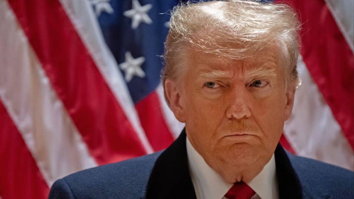 تراجع شعبية ترامب في استطلاعات الرأي بسبب الاقتصاد والهجرة