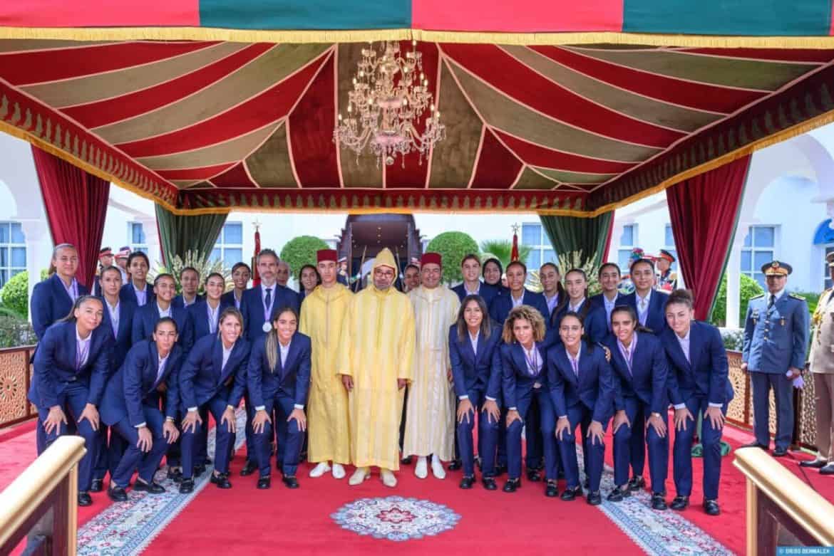 ROI-EQUIPE-FEMME-1280×854 الملك محمد السادس يستقبل المنتخب النسوي بعد وصافة كأس إفريقيا 2024