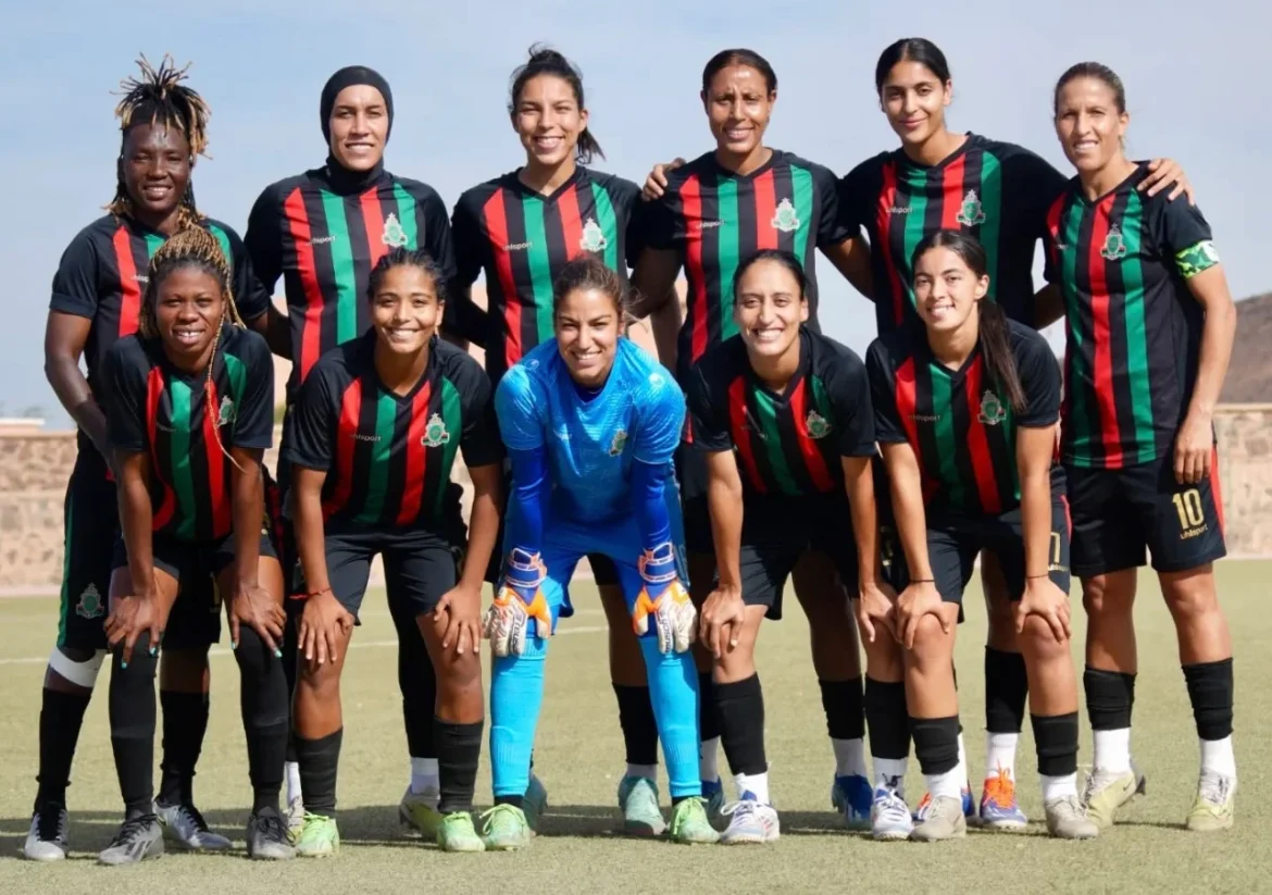 يواجه الجيش الملكي يوسفاس باماكو المالي ، لحساب الجولة الثانية من منافسات دور الأبطال الإفريقية التي تحتضنها مصر خلال الفترة الممتدة من 8 إلى 23 نونبر المقبل. وكان فريق الجيش الملكي قد حقق نتيجة التعادل في المباراة الأولى أمام نادي مسار المصري. وستجرى مباراة الجيش الملكي ويوسفاس باماكو المالي بداية من الساعة السادسة مساء ، وفي المباراة الثالثة والأخيرة يواجه الجيش الملكي نادي أغوستو من غينيا الإستوائية . ‎وكانت قرعة دوري أبطال إفريقيا قد وضعت الجيش الملكي في المجموعة الأولى إلى جانب كل من نادي مسار المصري، وأغوستو من غينيا الاستوائية، ويوسفاس باماكو المالي.. 